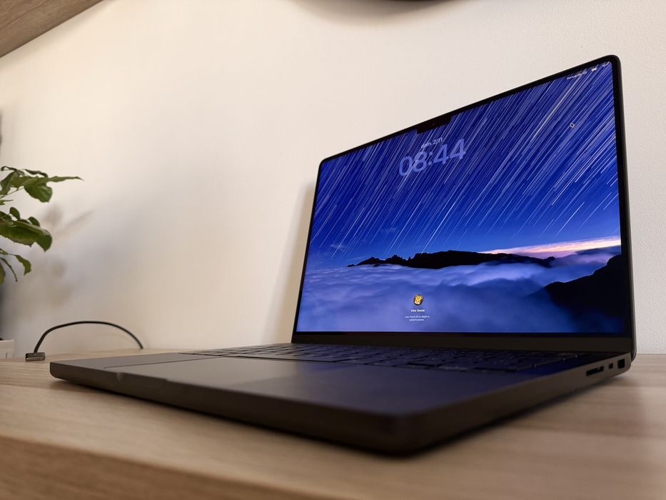 Macbook Pro M4 - 512GB - 16GB Ram - C/ novo! LER ANUNCIO!