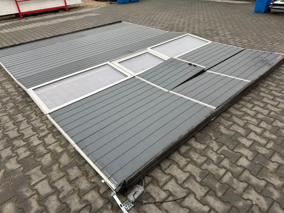 Brama 4.02x5.00 segmentowa Hormann furtka serwisowa