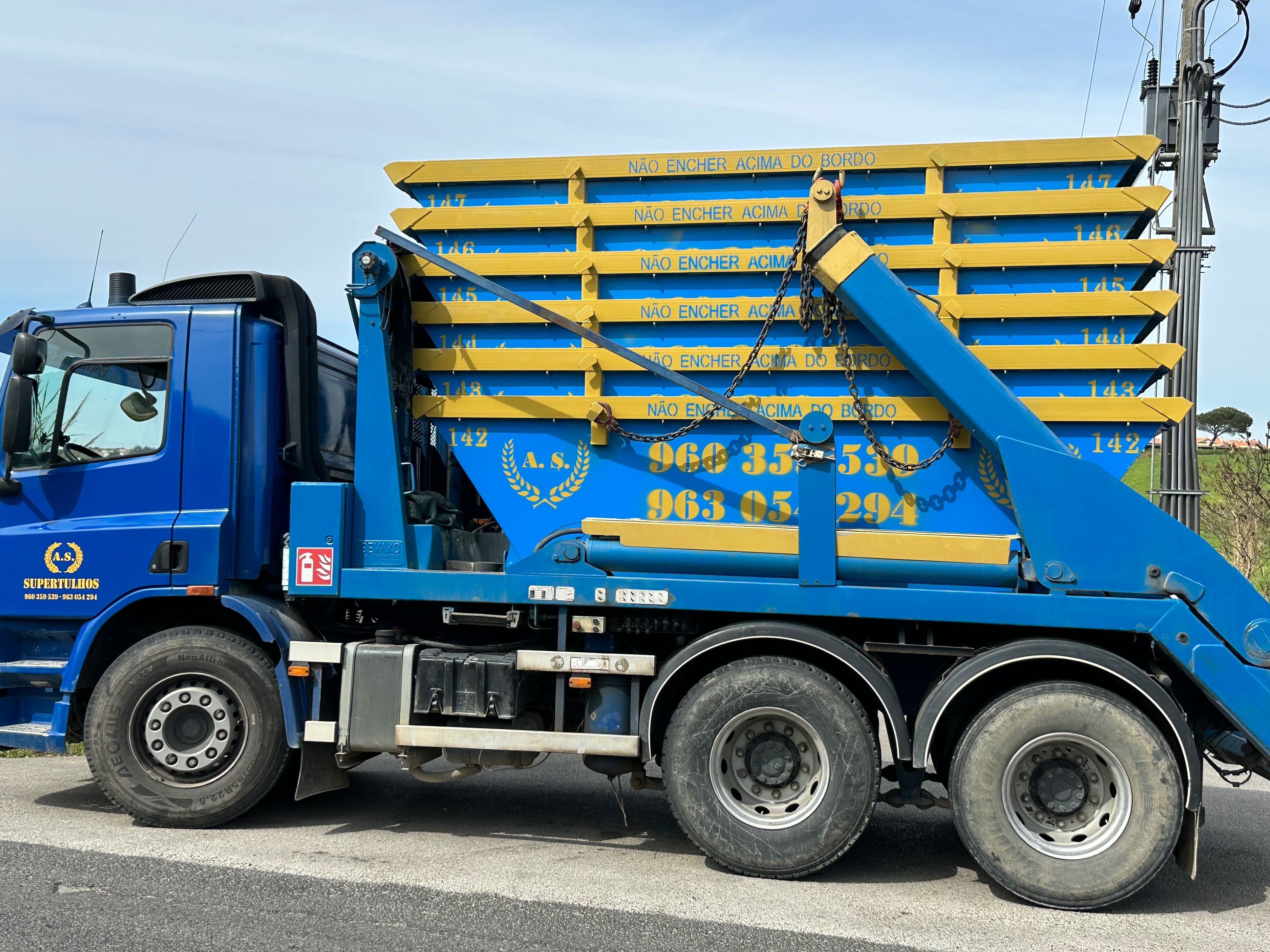 Aluguer de contentores para entulho plástico madeira ou lixo