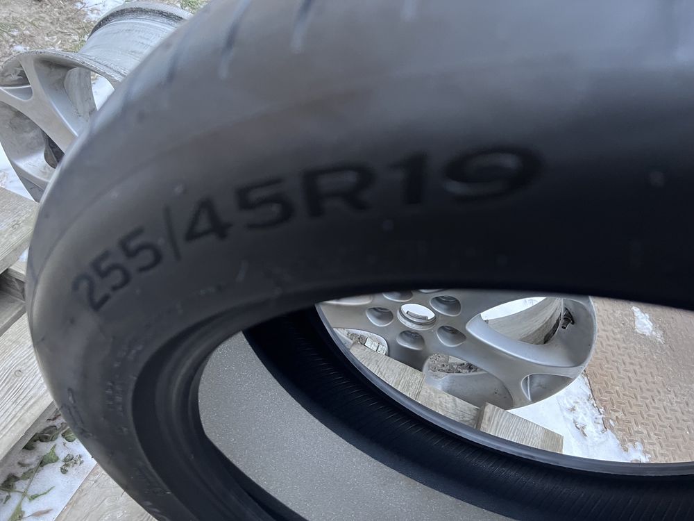 255/45/19 Hankook Ventus S1 Evo3 K127Е 255/45 R19 104W