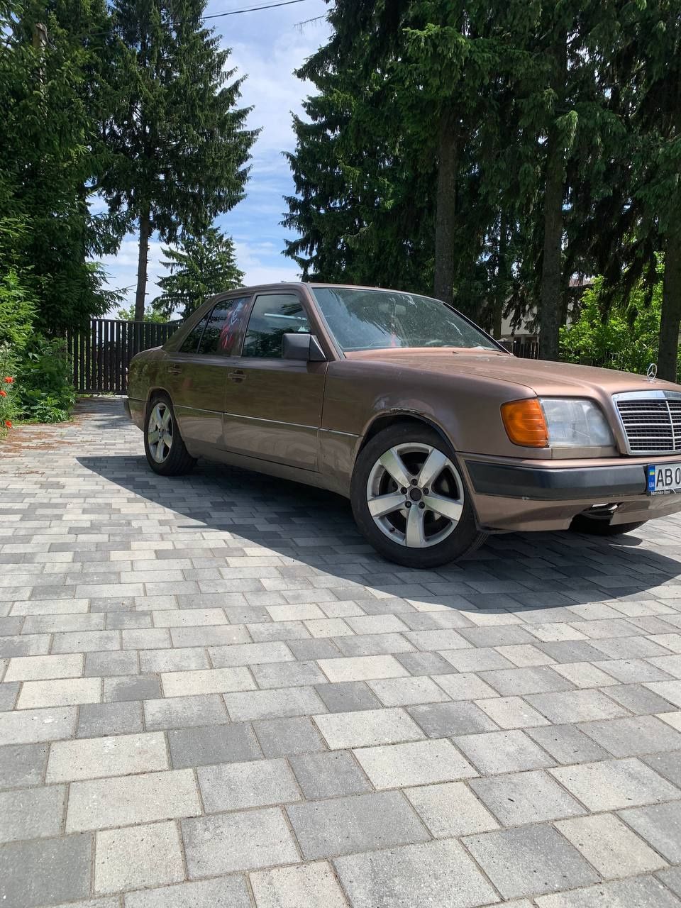 Мерседес W 124 1989