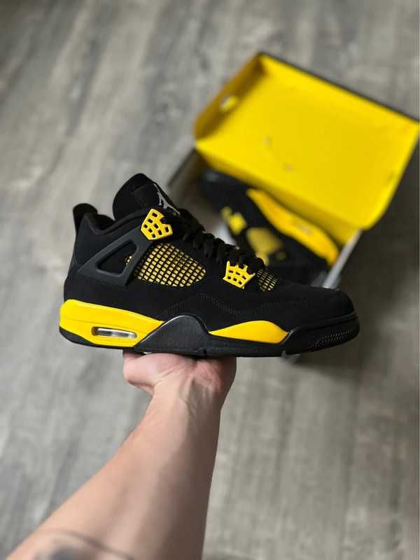 Jordan 4 Retro Thunder r.39