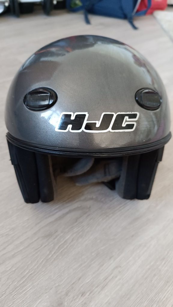 Продам мотоциклетный шлем HJC, размер L