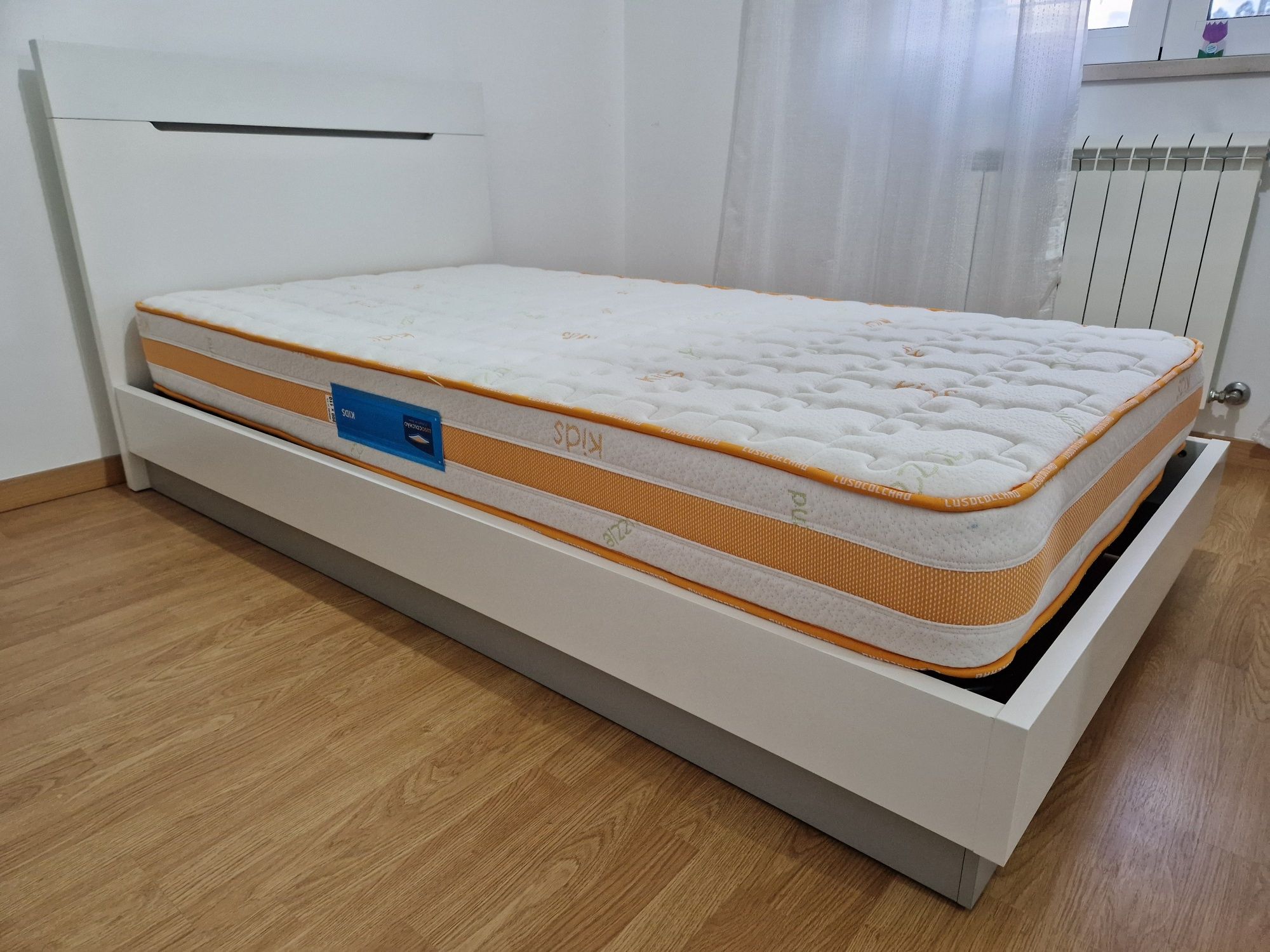 Cama solteiro 110x190 (pessoa e meia) branca lacado