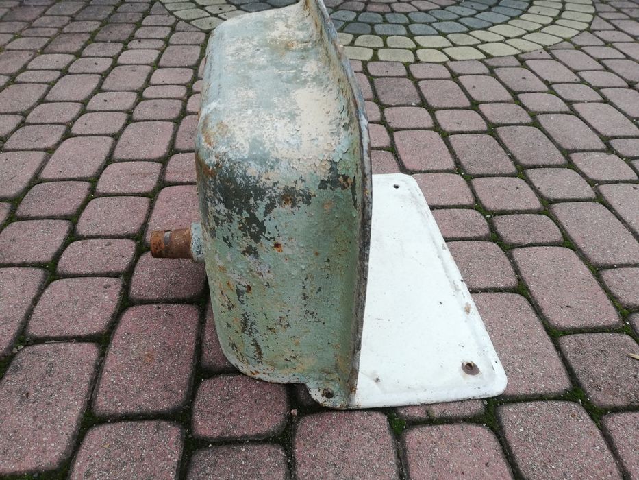 Zlew żeliwny stara umywalka
