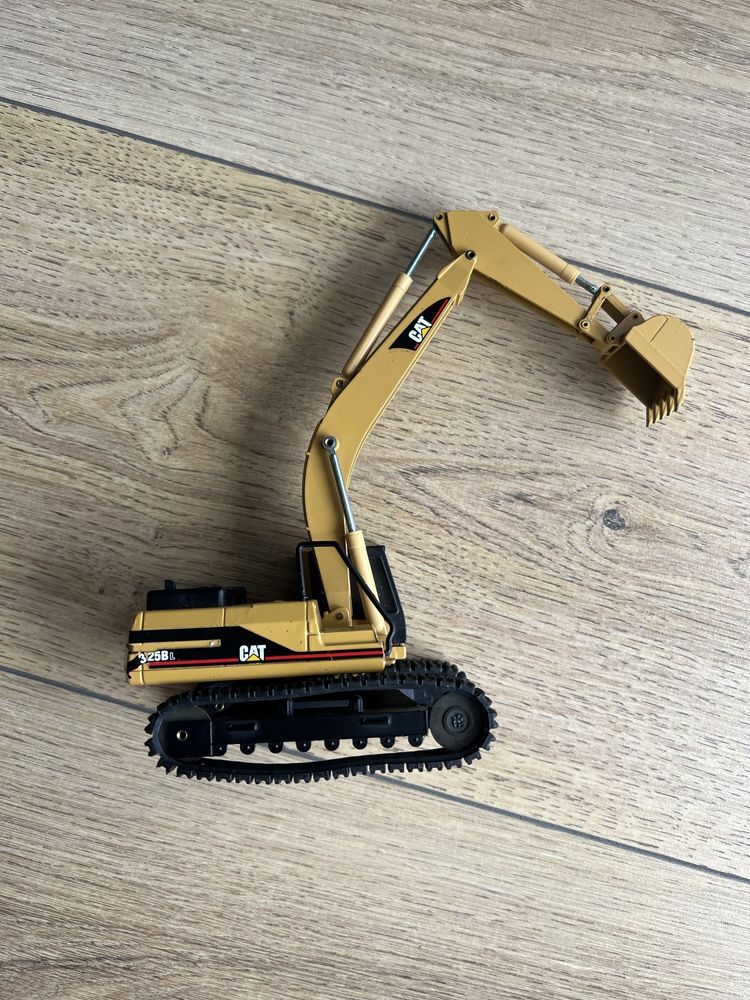 NZG Modelle 367 Caterpillar koparka zabawka retro