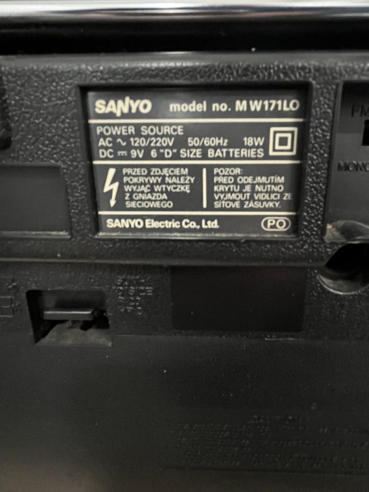 Sanyo MW171LO radiomagnetofon