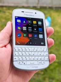 BlackBerry Q10 WHITE + Новий CASE Leather Flip Shell!