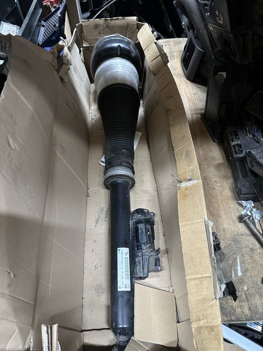 Стойка пневмо задняя L, R Mercedes S 222 C 217 A2223200413 A2223207313