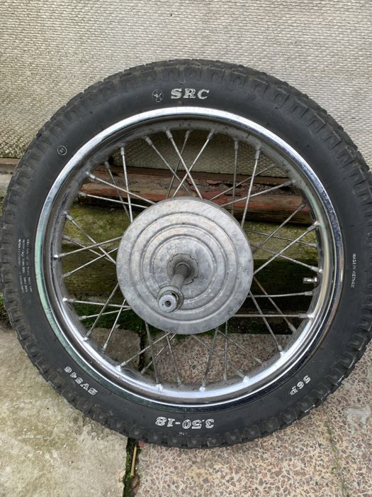 Задне і переднє колесо иж