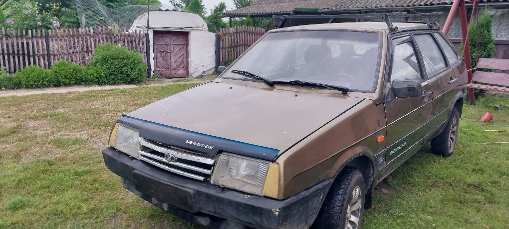 Бежевий ВАЗ 2109