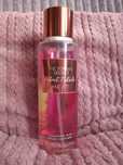Mgiełka do ciała Victoria's Secret Velvet Petals Heat