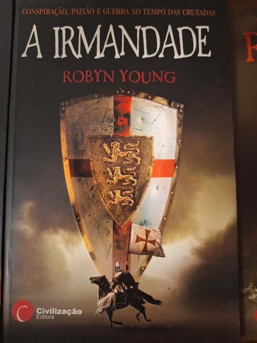 Livros Irmanda, Cruzada e Requiem de Robyn Young