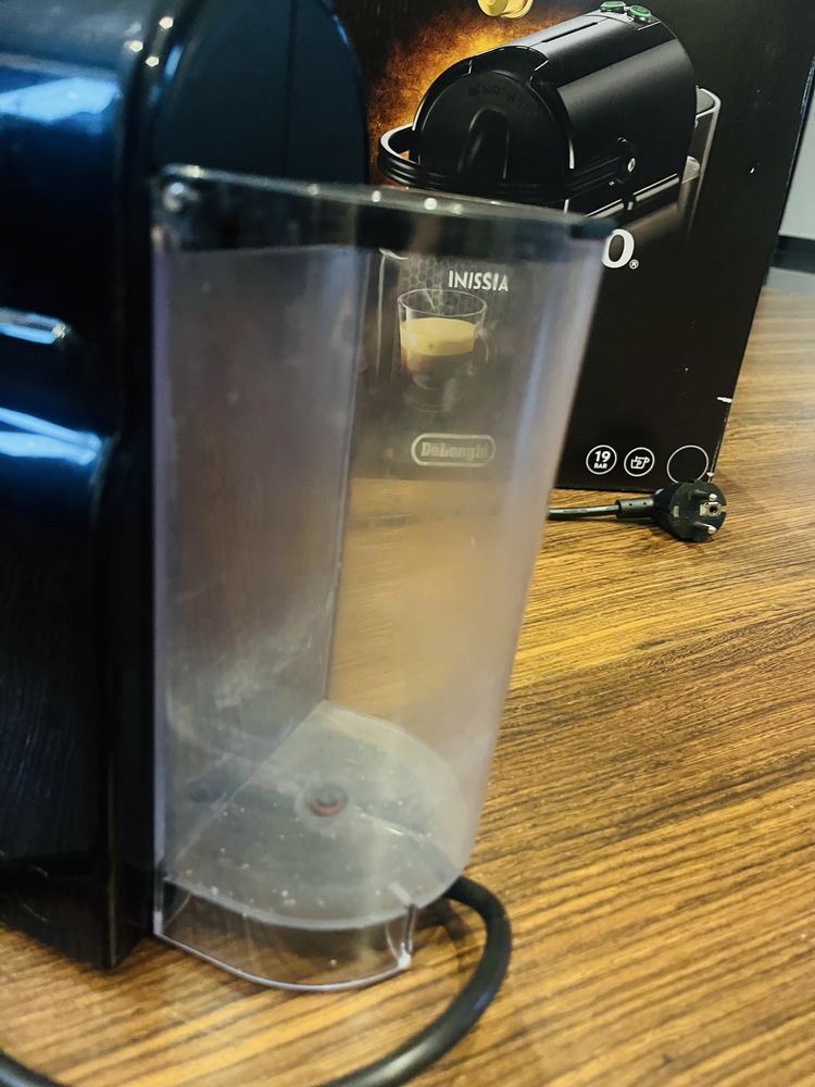 Ekspres na kapsułki NESPRESSO XN1001 INISSIA