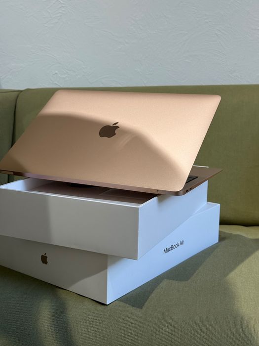 MacBook Air M1 8/256 Gold в гарному стані. Гарантія від магазину.