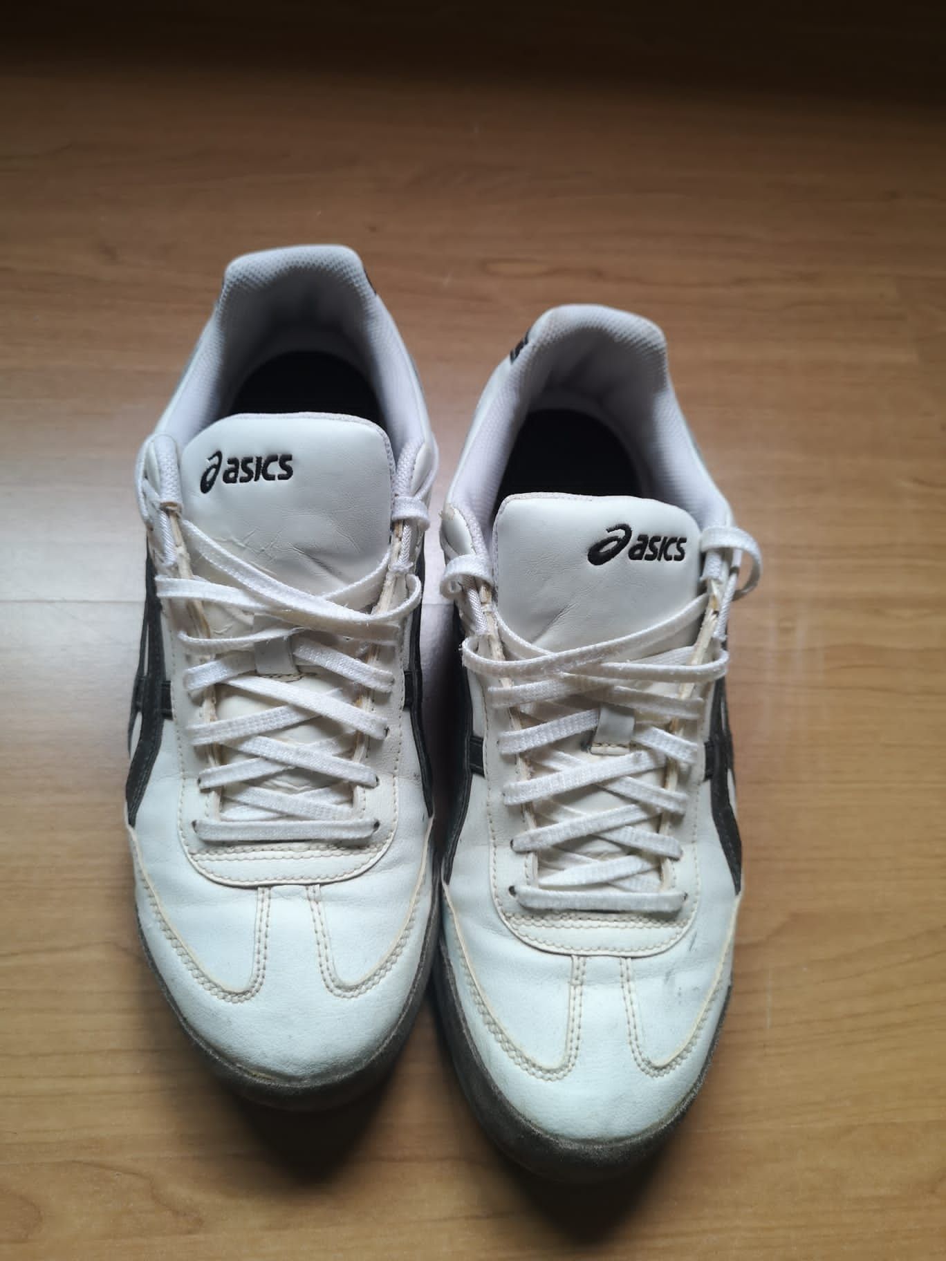 Tenis brancos asics usados