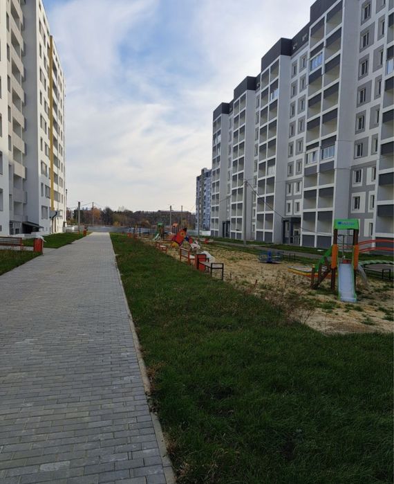 Продам 2х квартиру ЖК Сказка с черновыми работами метро Холодная гора