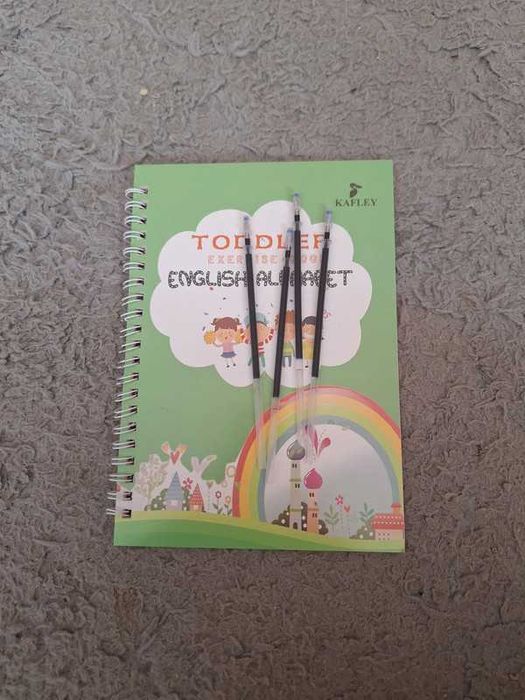 Książka, zeszyt ćwiczeń do kaligrafii alfabetu wielokrotnego użytku