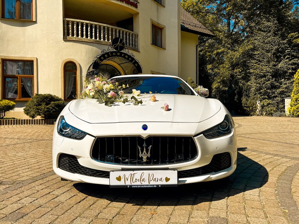 Auto do ślubu Maserati Ghibli Kraków wynajem do slubu  auto