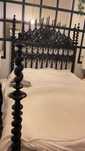 Cama antiga, colchao, estrado,mesas de cabeceira