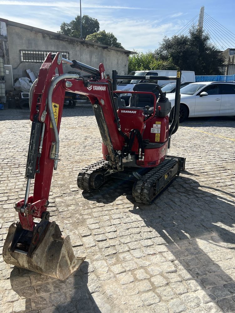 Mini escavadora Yanmar vio12 como nova