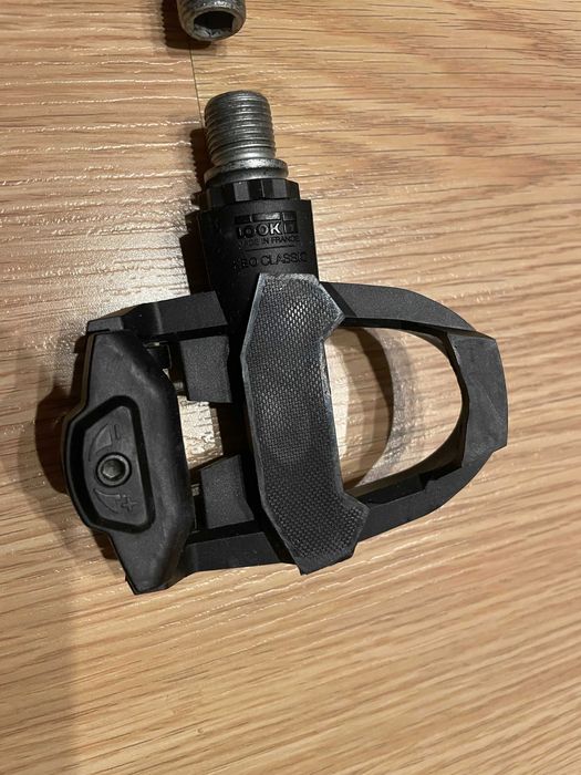Pedais de estrada look + cleats