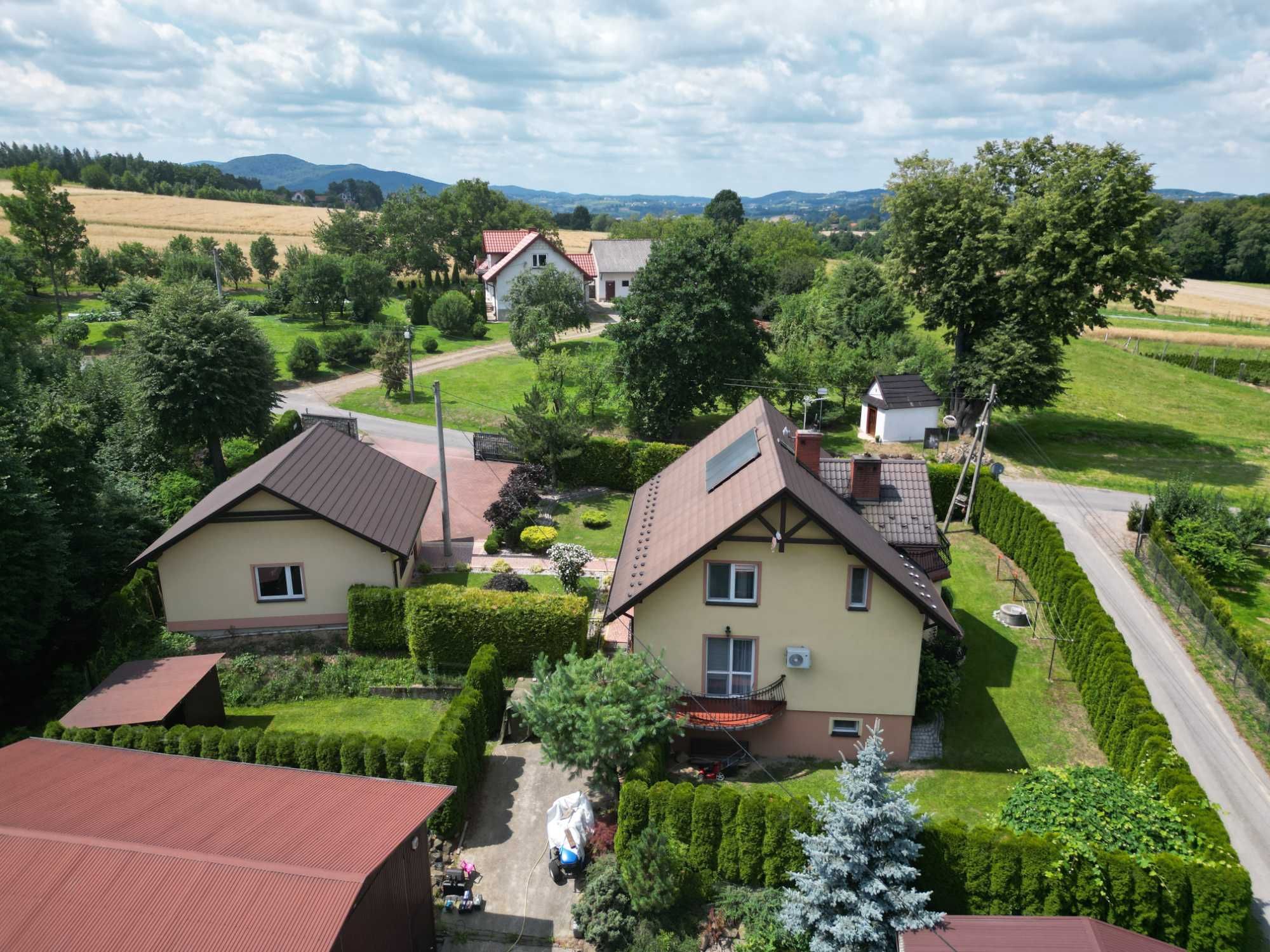 Dom w Żerosławicach w pełni wyposażony do zamieszkania 144m2 21arów