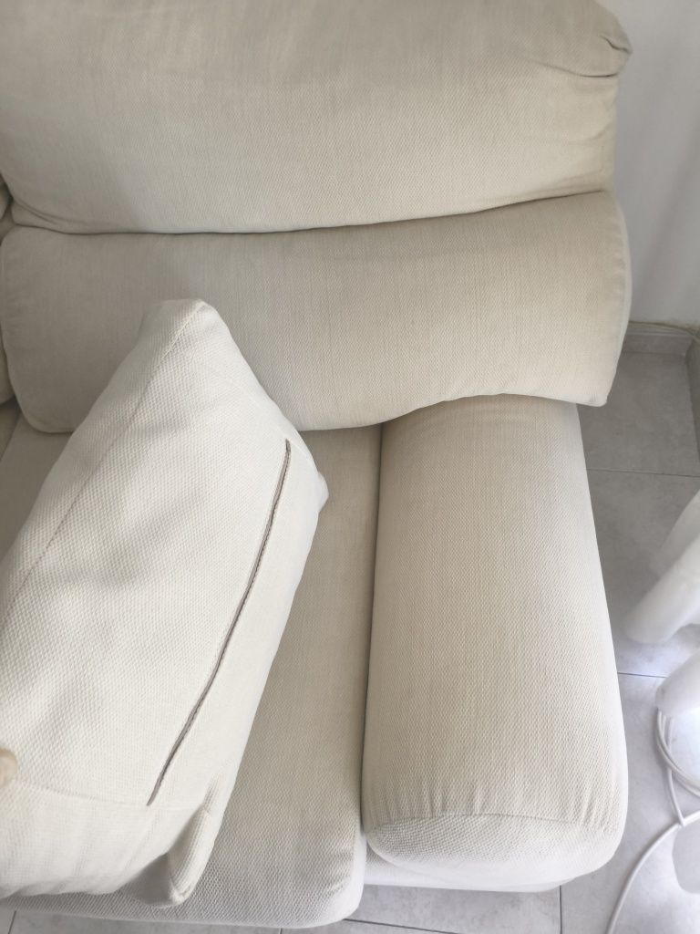 Sofá cama 2 lugares com almofadas e sofá individual