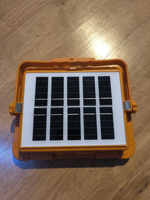 Przenośna lampa LED, halogen solar