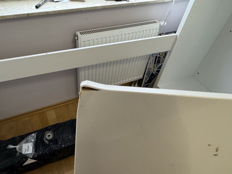 Łóżko piętrowe ikea smastad z biurkiem i materacem