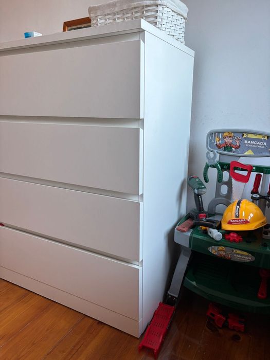 Cómoda 4 gavetas (MALM)