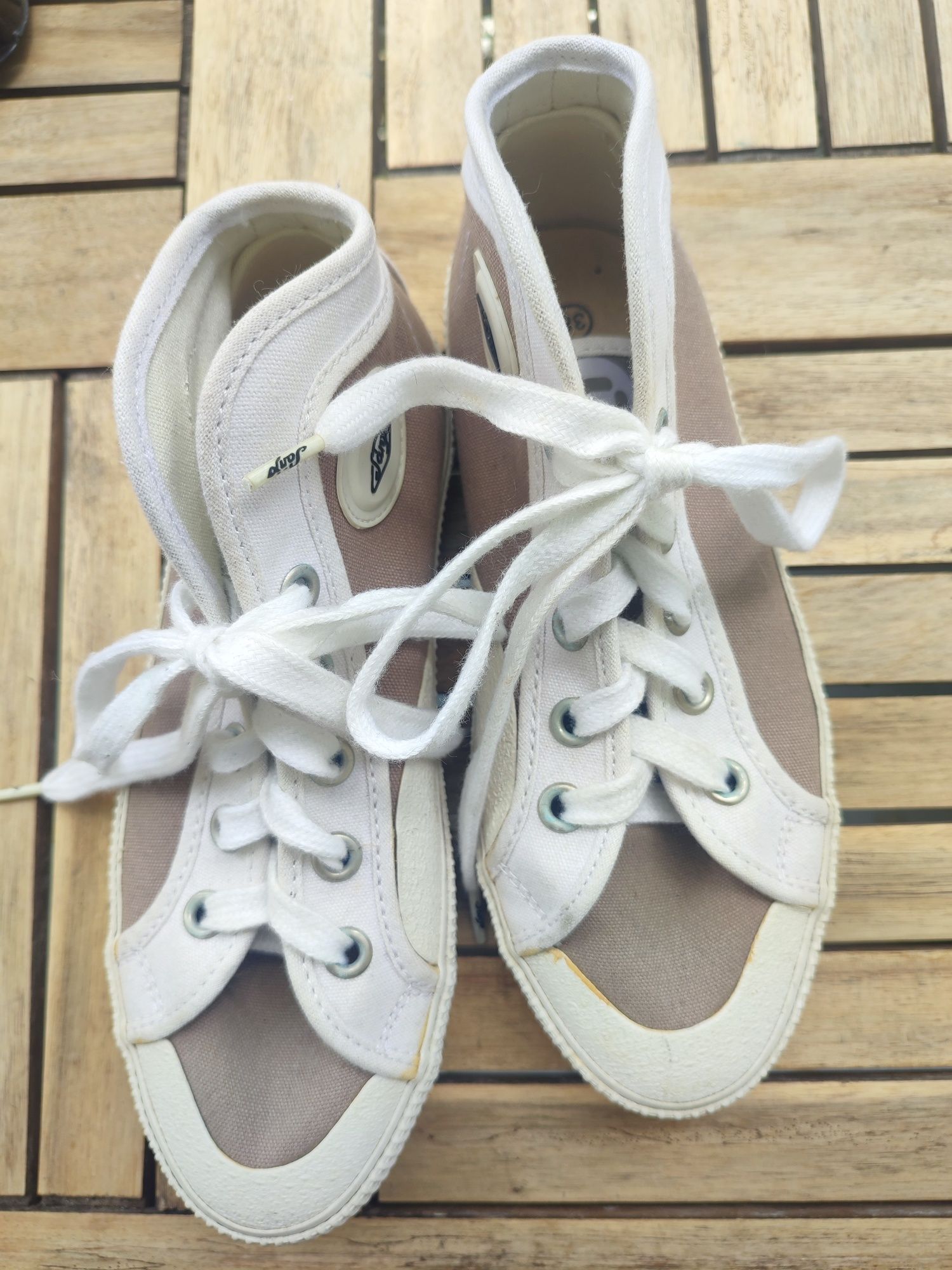 Ténis Sanjo Creme 38