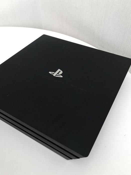 Приставка Sony PS4 Pro