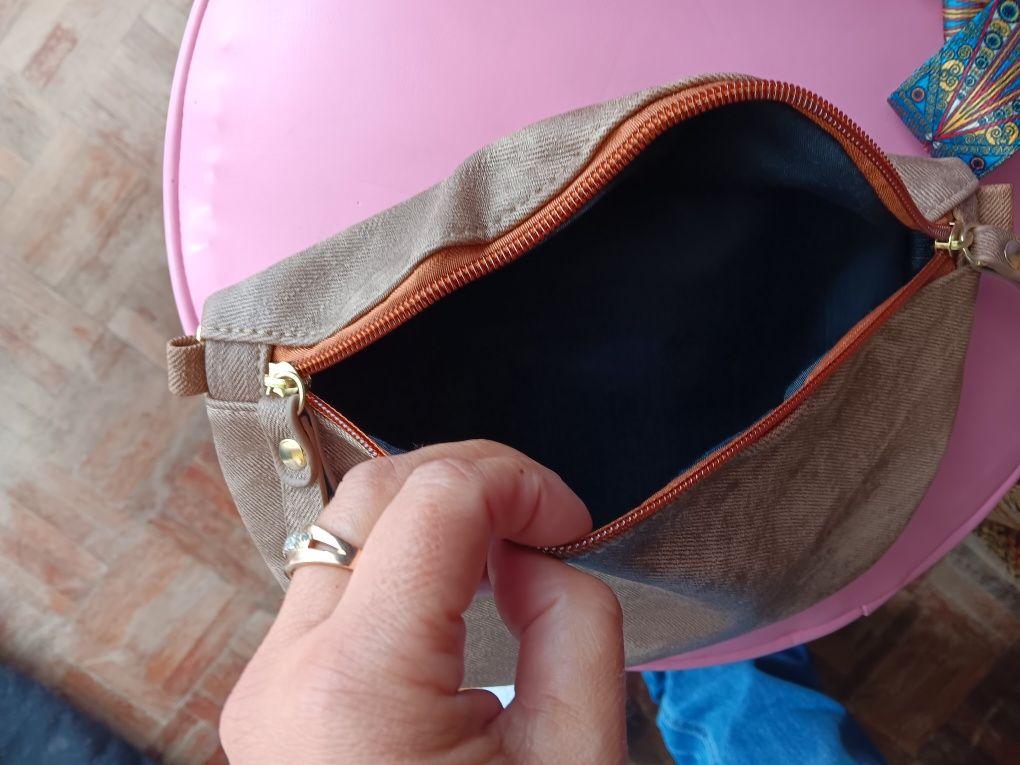 Bolsa de cintura macia com alça removível estilo boêmio chic