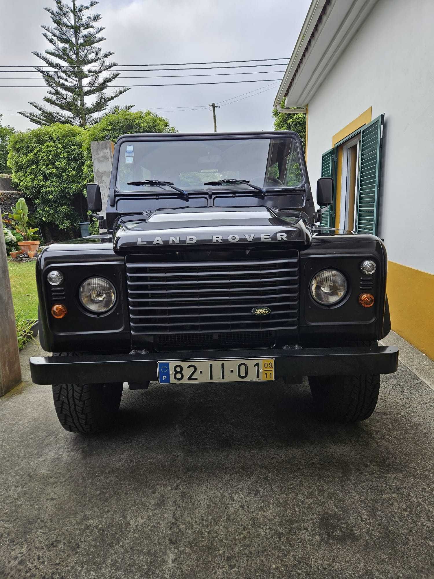 Land Rover Defender 90 ST