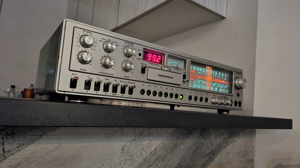 GRUNDIG X55 Preceiver HI-FI Stereo w pięknym stanie.