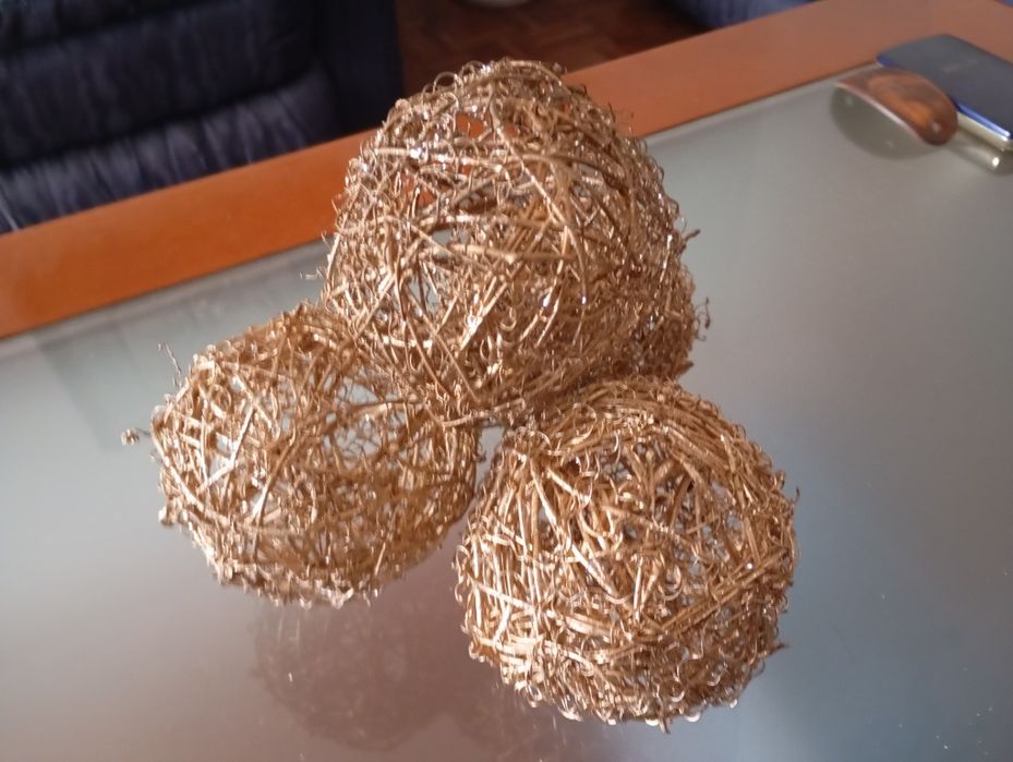 Bola decorativa dourada