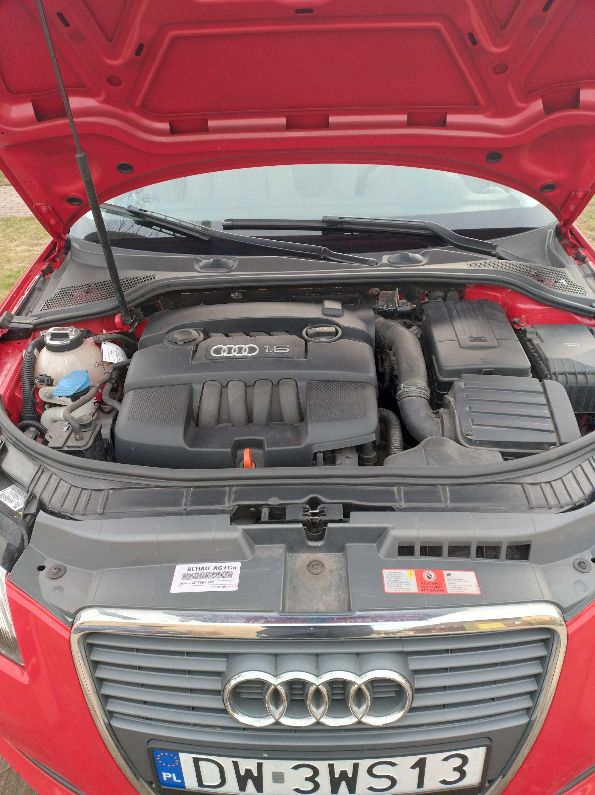 audi a3 pięknie czerwone