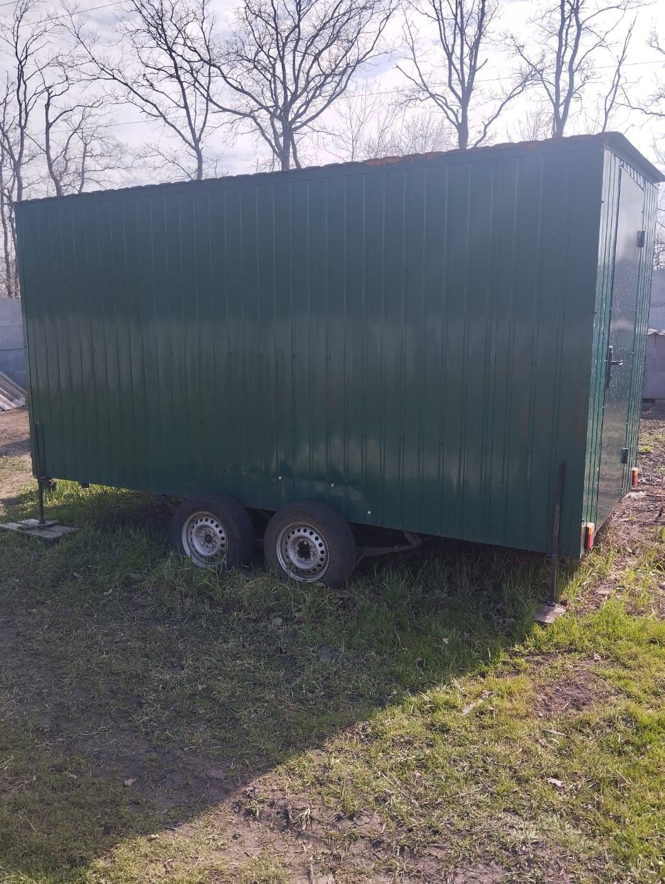 Продам ВАГОНЧИК( БИТОВКУ) на колесах.