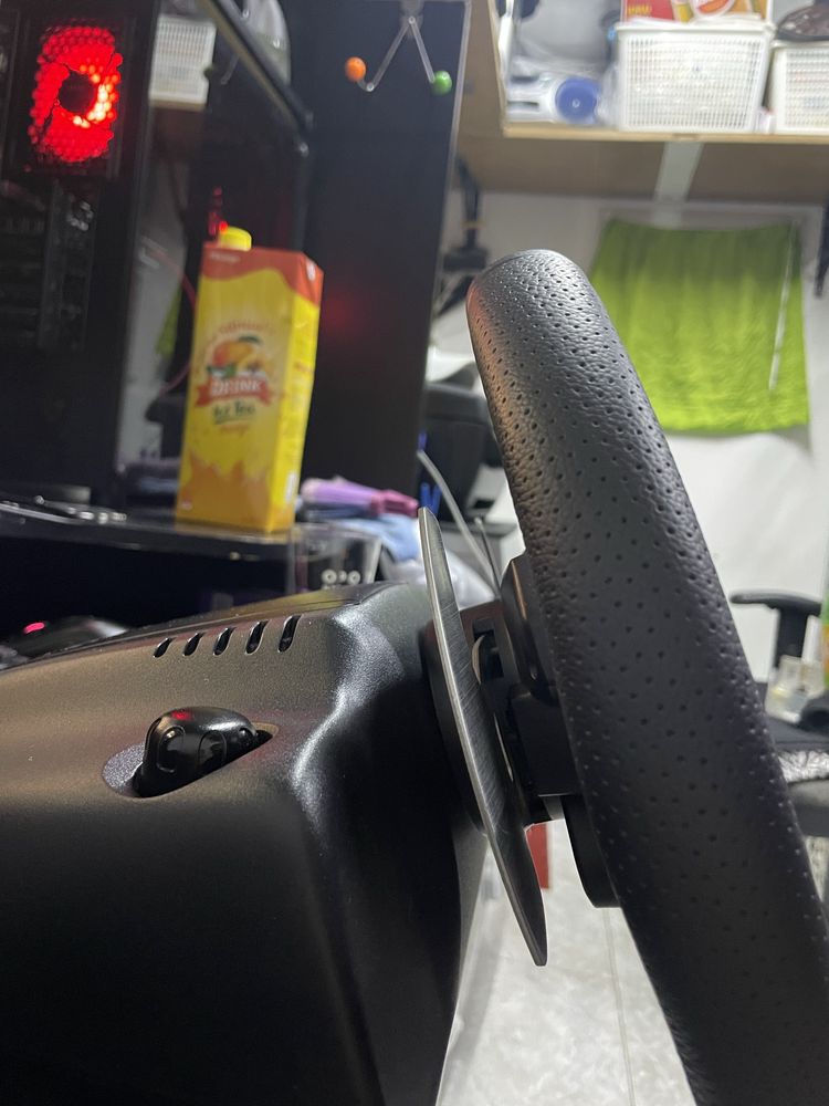 Volante e Pedais Logitech G29