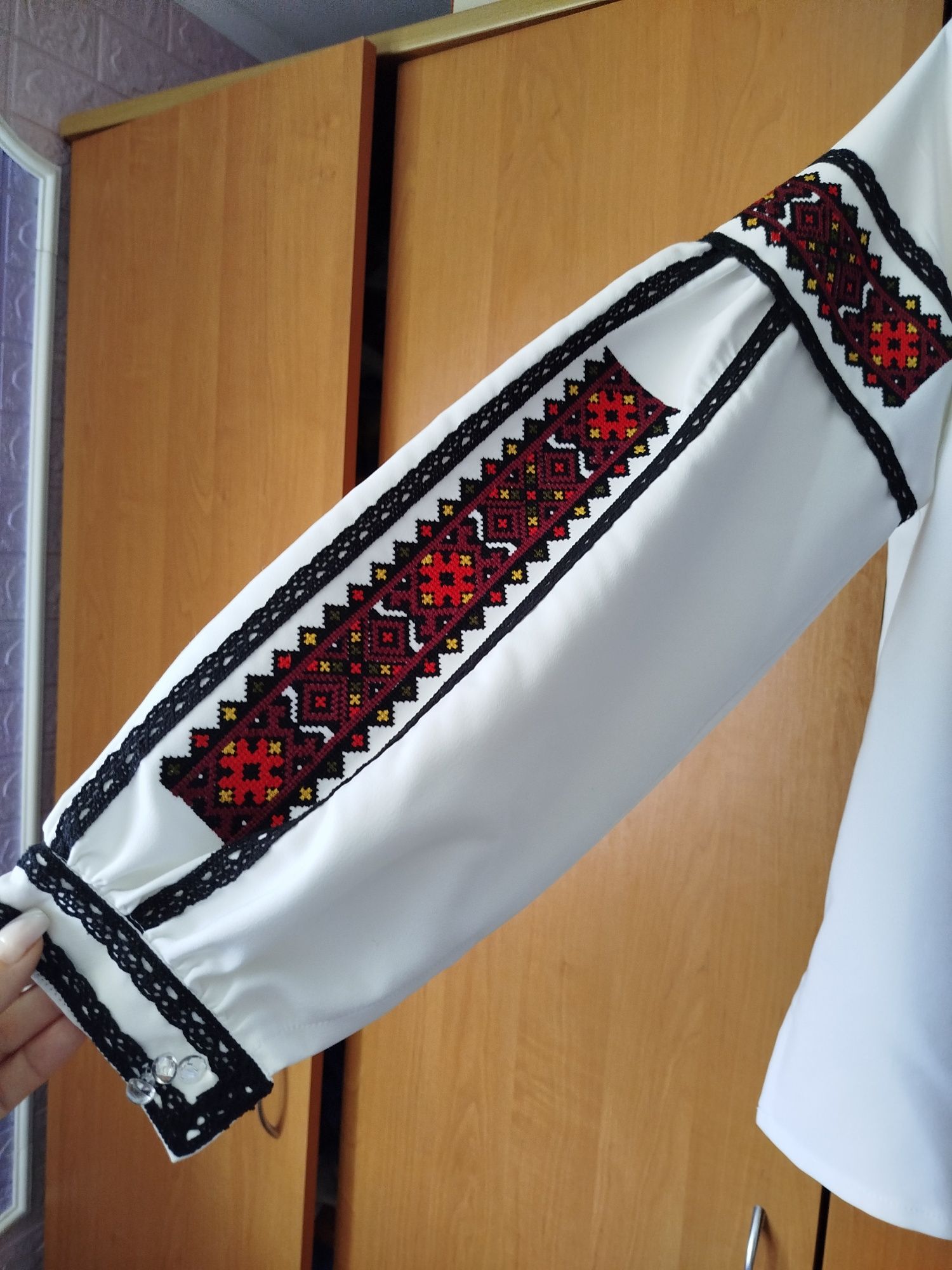 Вишиванка жіноча