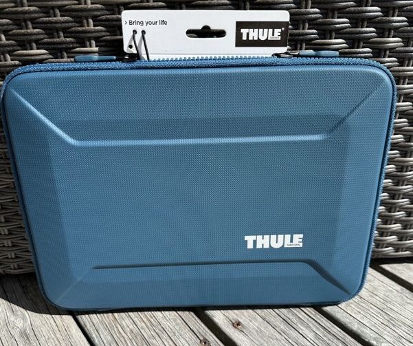 Чохол для MacBook Thule Gauntlet