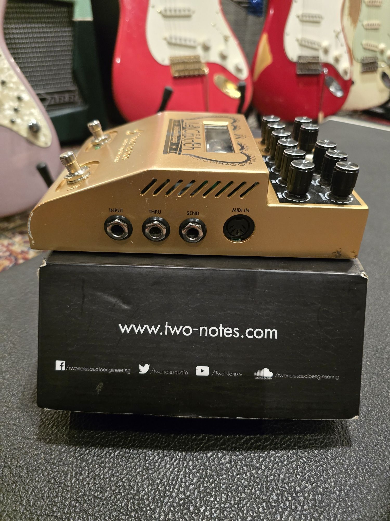 Two Notes Le Crunch - lampowy przedwzmacniacz, British Sound