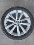 Felga aluminiowa 17" VW z oponą Barum 235/45R17  Y XL