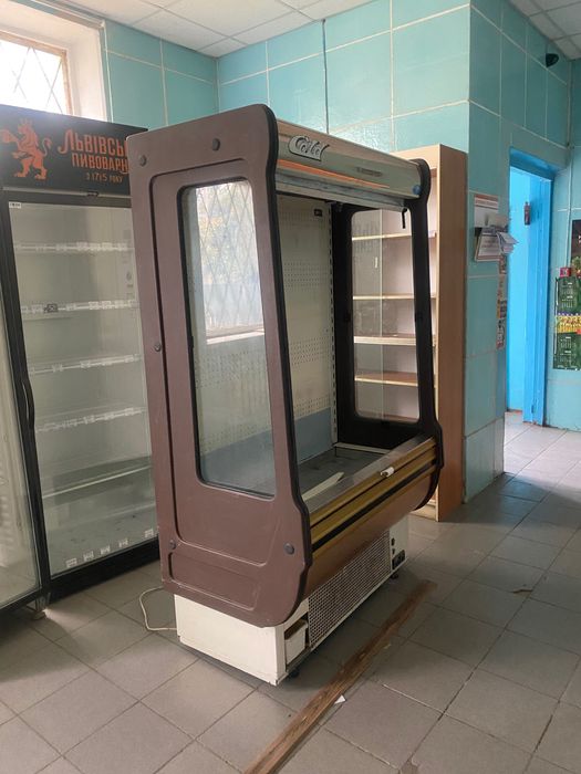 Продам вертикальний холодильник регал