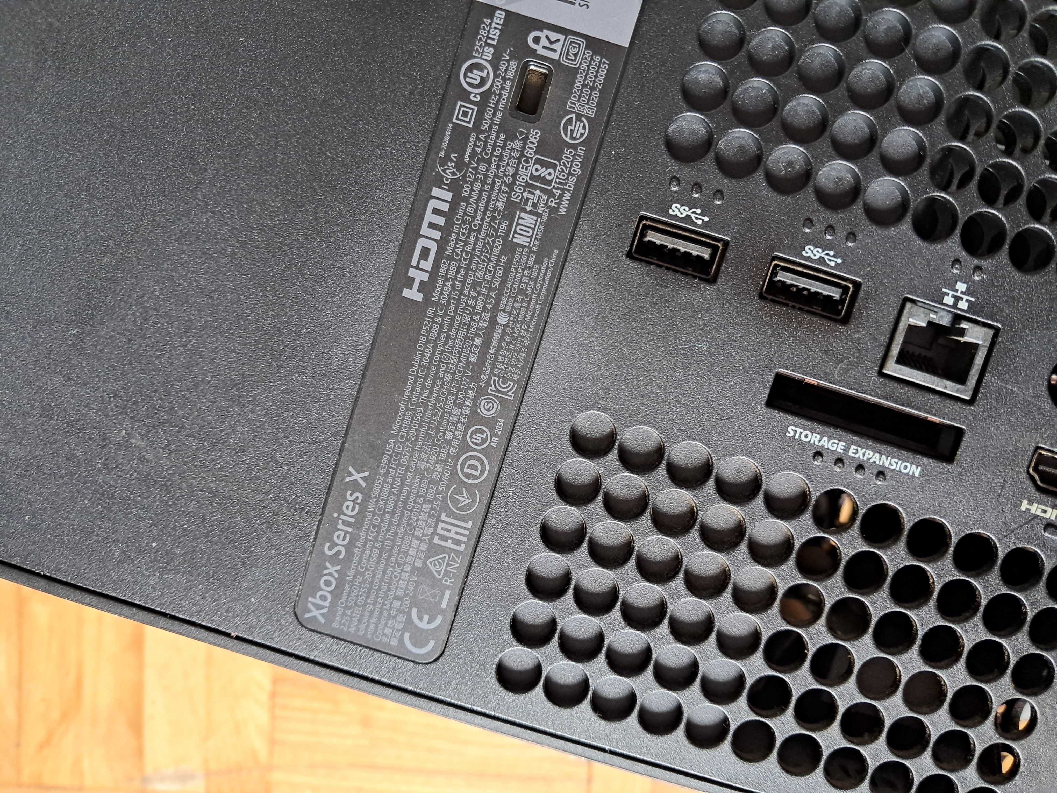 Konsola do gier Xbox Series X 1TB plus pad