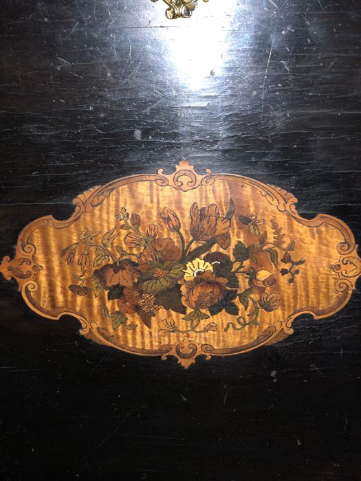 Bardzo ładny sekretarzyk XIX w , intarsja !!!