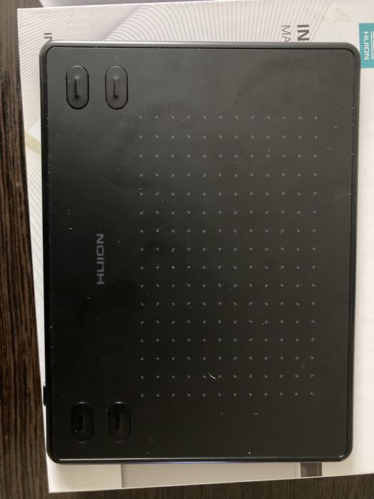 Продам графический планшет Huion RTE 100