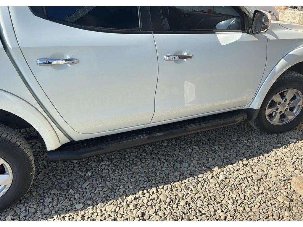 Бічні пороги Amazon Black Omsa для Mitsubishi L200 2015-2023 метал