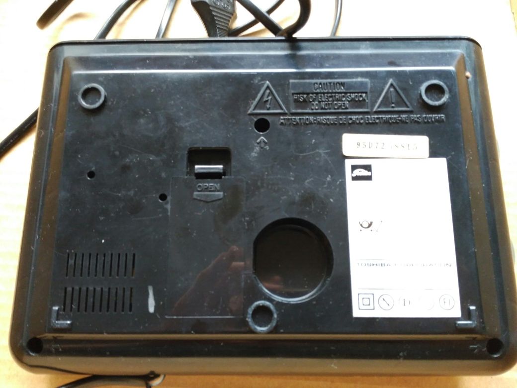 Rádio Toshiba (avariado para peças)